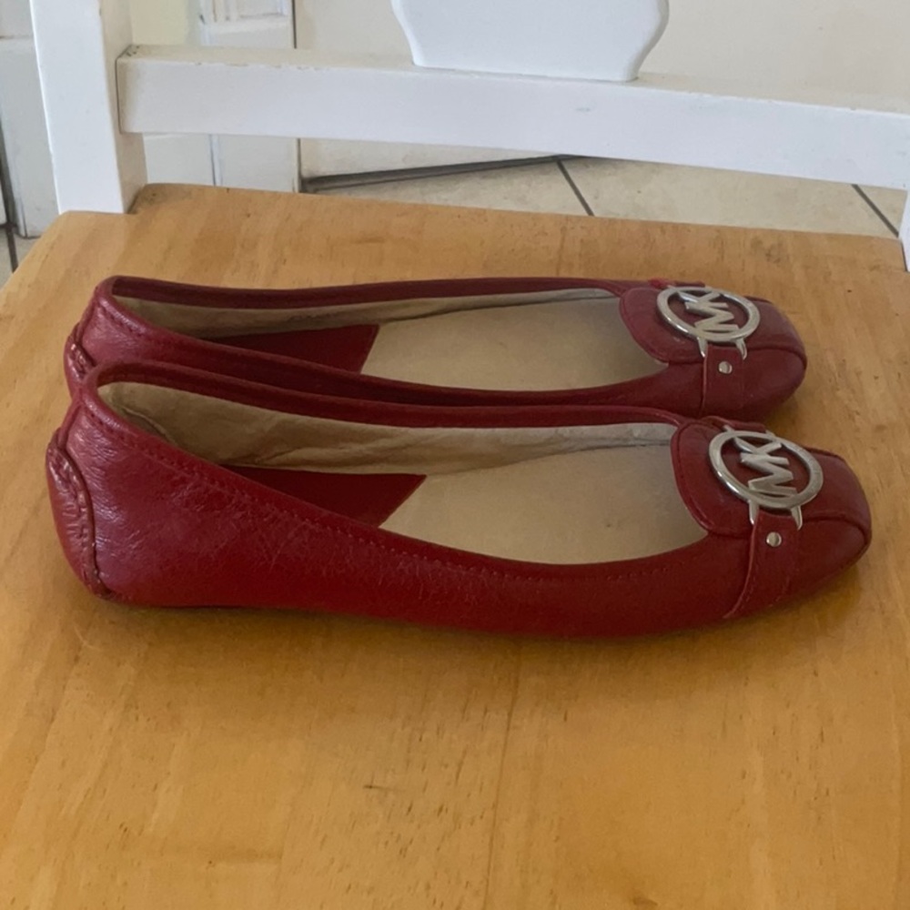 Michael Kors Red Leather Flats with Silver Logo - Picture 3 of 9